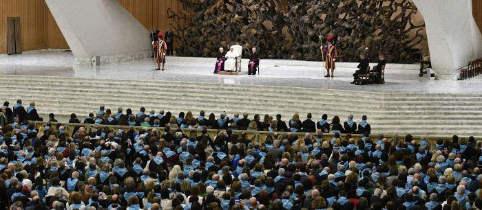 EVENTI – Il Papa agli artigiani di Confartigianato: “Le macchine replicano, voi inventate”