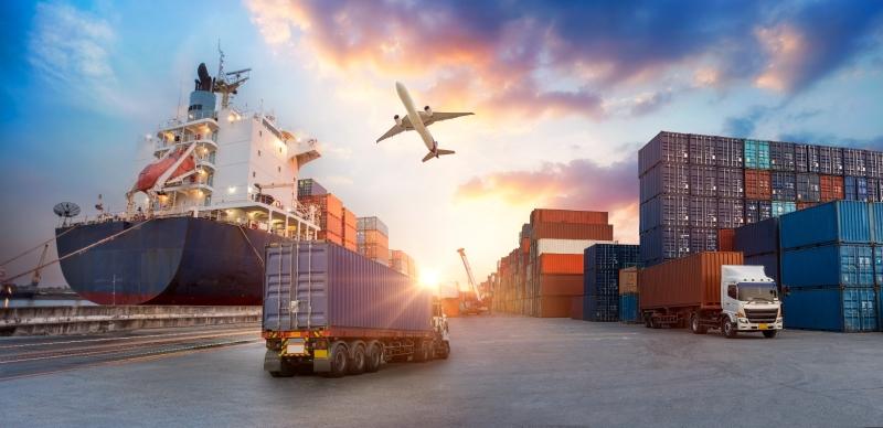 EXPORT, IL VENETO CRESCE GRAZIE ALLE NAVI: DAZI E GUERRE FRENANO IL MANIFATTURIERO